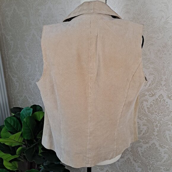 Coldwater Creek Size Medium Tan 100% Leather Vest Stamped Front Lined EUC - Picture 6 of 10